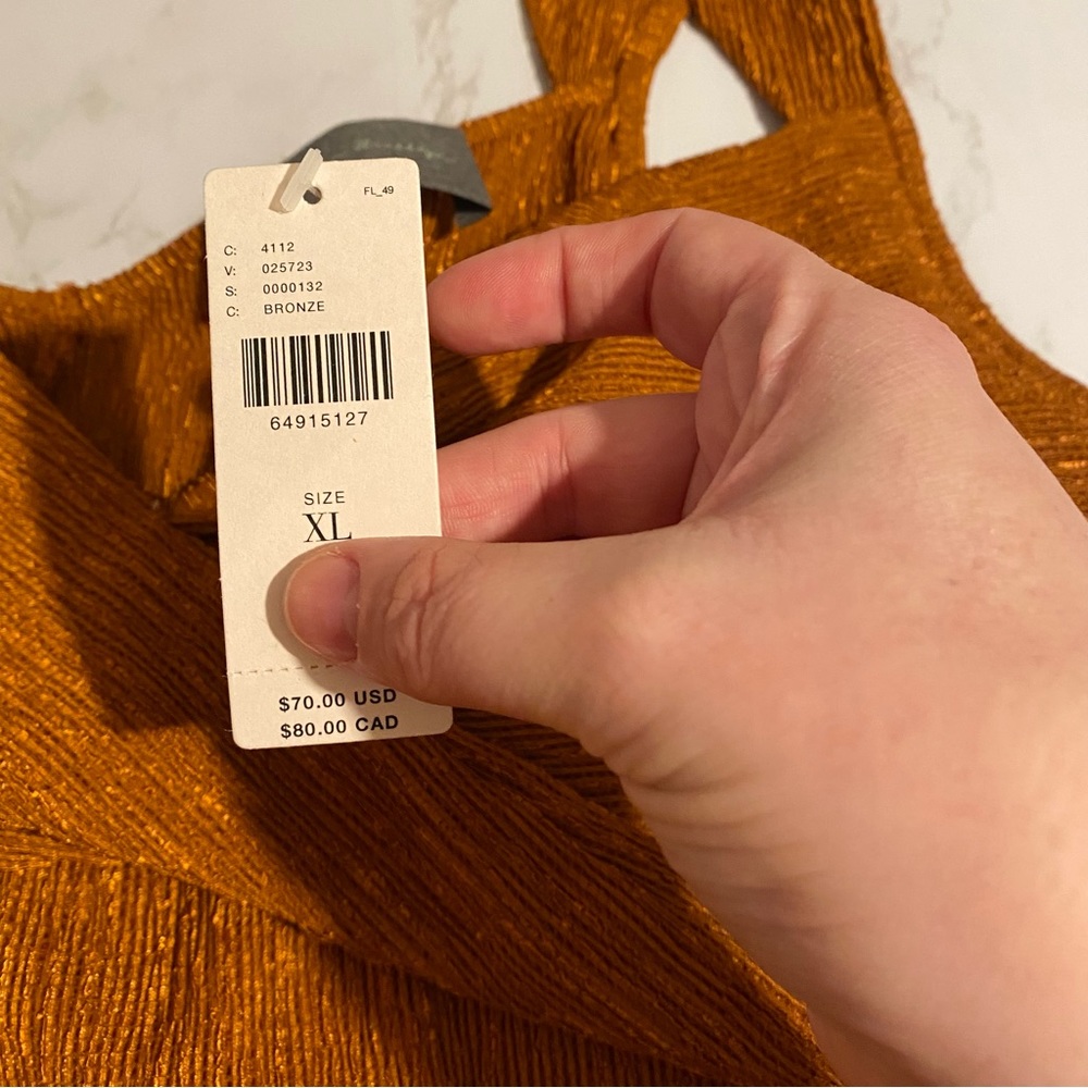 🎉HPx2!!🥳NEW Anthro Twist Front Shimmer Tank - Picture 11 of 14